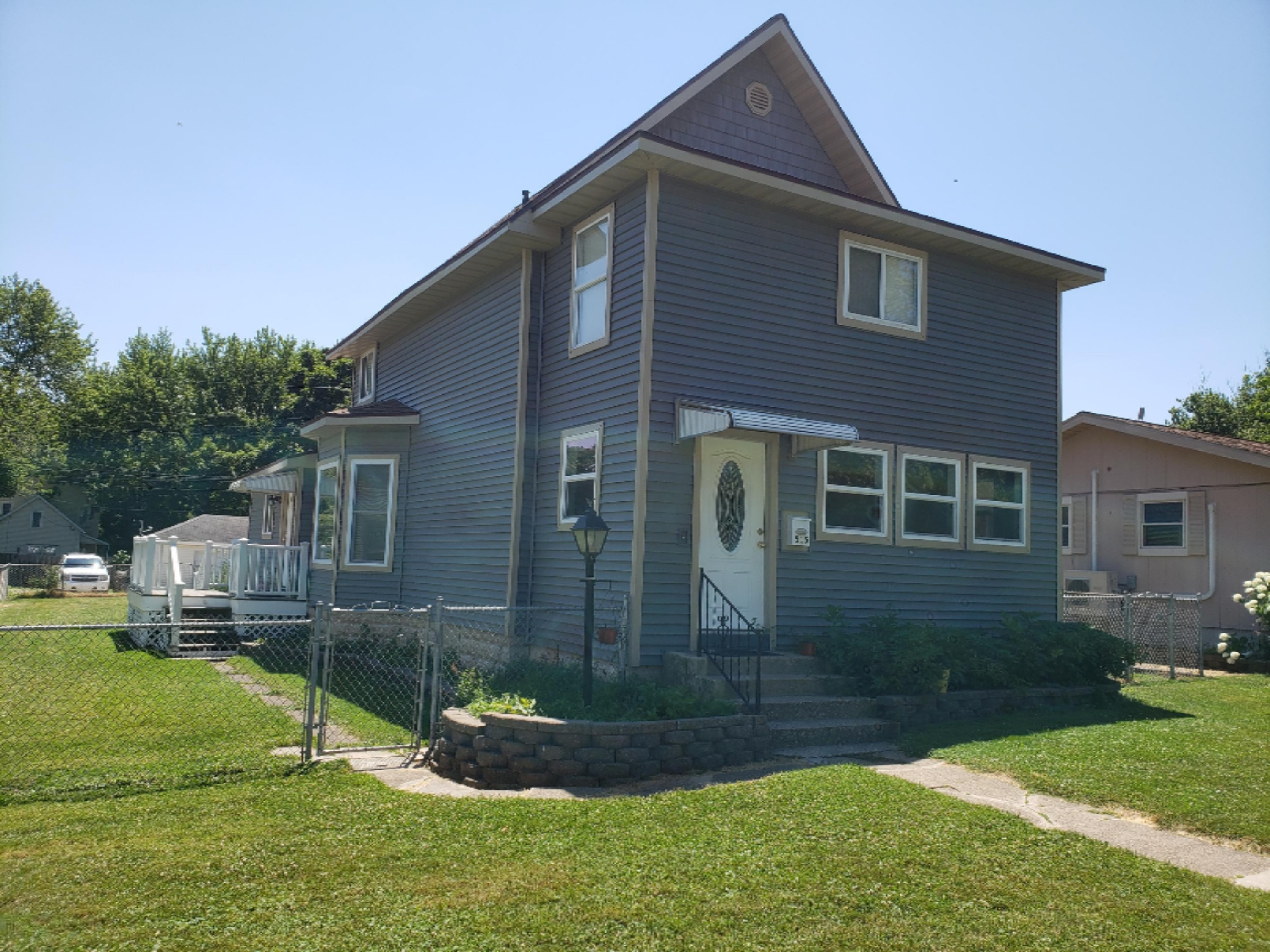 515 Wayne Street St. Joseph, MI 49085 - Photo 1 of 18 20200702_130843
