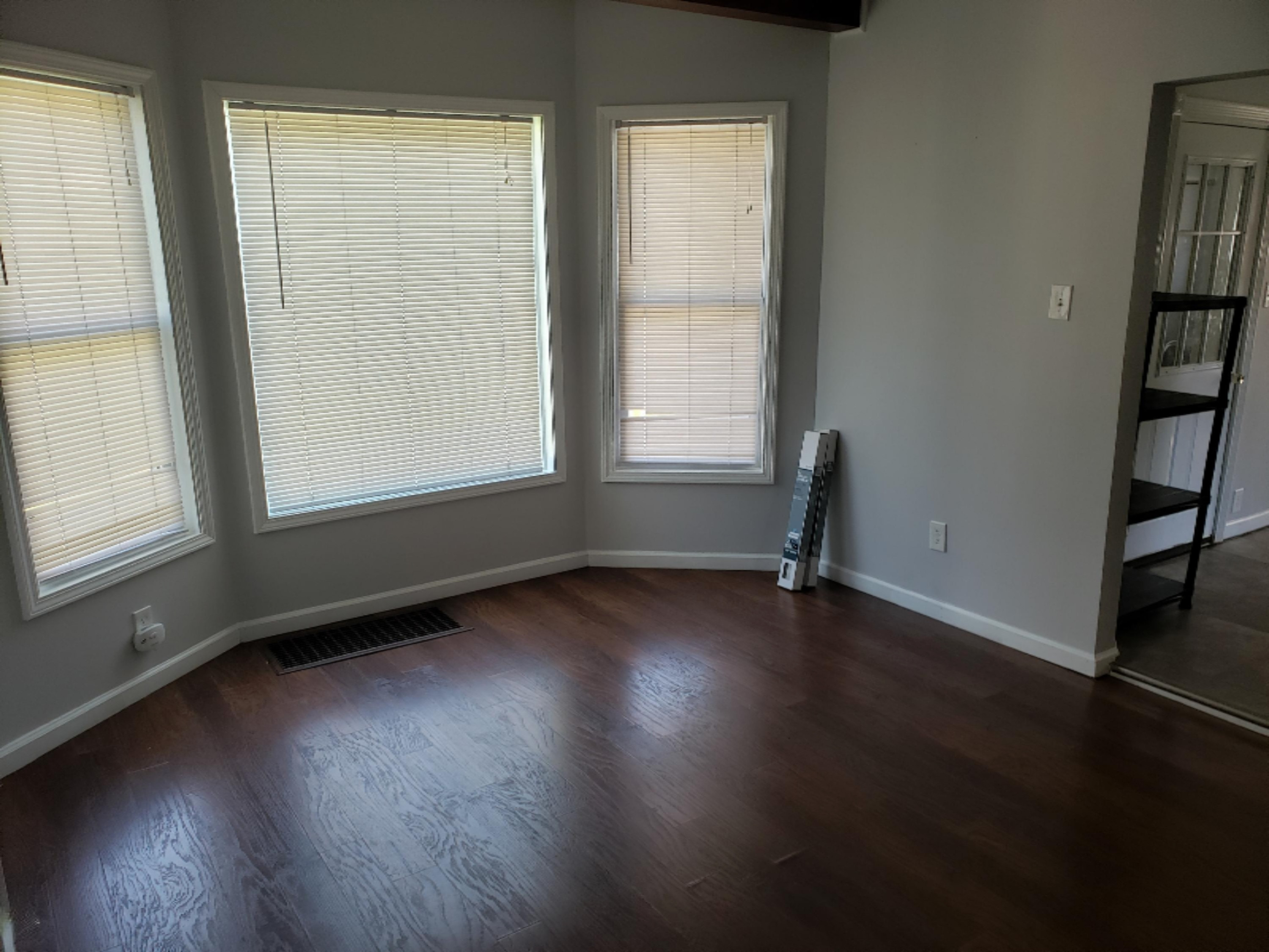 515 Wayne Street St. Joseph, MI 49085 - Photo 4 of 18 20200702_130959