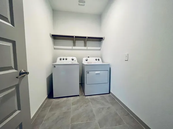 $2,500 | 3322 Silverton Drive, Katy, TX 77494