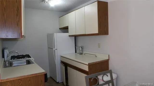 $1,800 | 502 Barclay Manor, Newburgh, NY 12550