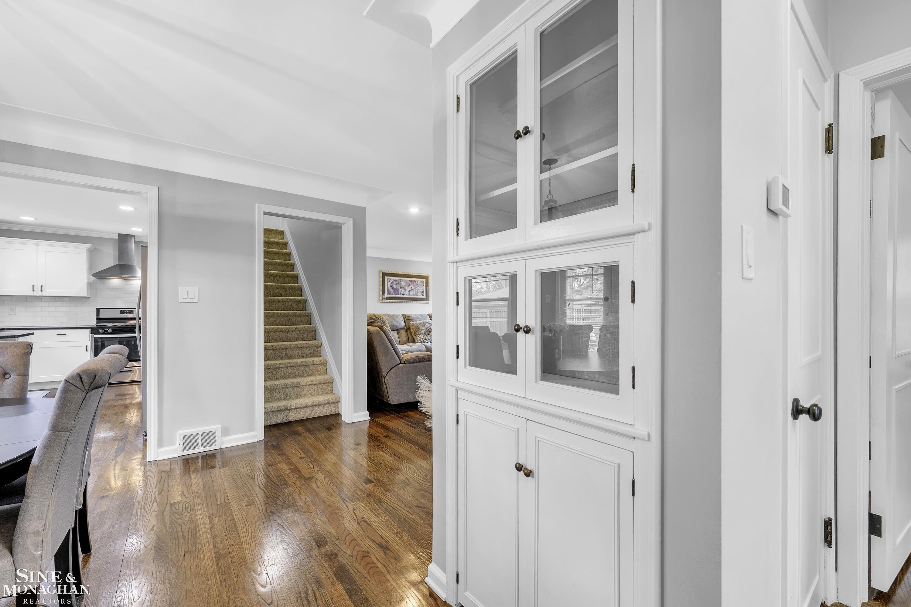 1201 Fairholme Road Grosse Pointe Woods, MI 48236 - Photo 18 of 42