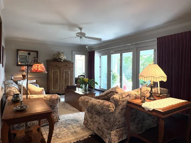 $1,188,000 | 283 North End Road East, North Hero, VT 05474