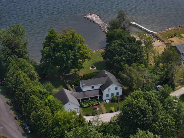 $1,188,000 | 283 North End Road East, North Hero, VT 05474