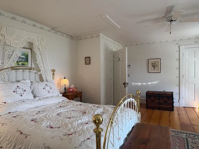 $1,188,000 | 283 North End Road East, North Hero, VT 05474