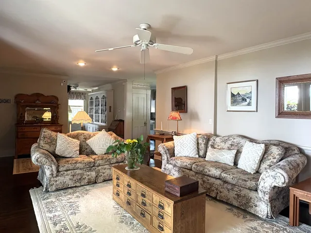 $1,188,000 | 283 North End Road East, North Hero, VT 05474