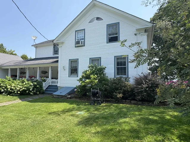 $1,188,000 | 283 North End Road East, North Hero, VT 05474