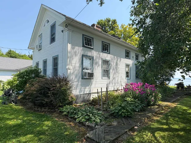 $1,188,000 | 283 North End Road East, North Hero, VT 05474