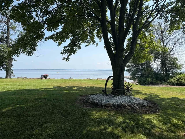 $1,188,000 | 283 North End Road East, North Hero, VT 05474