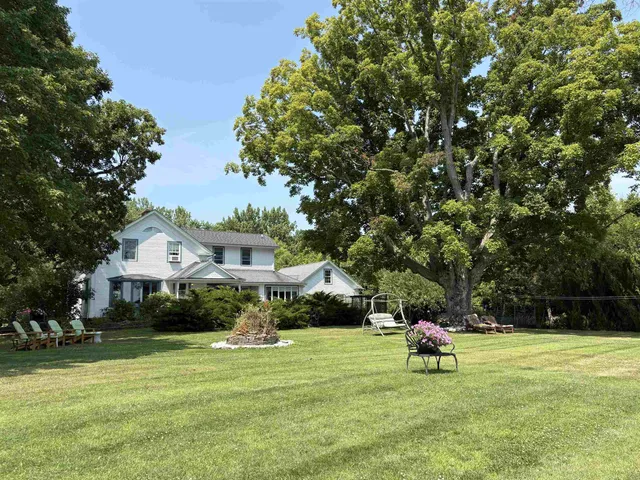 $1,188,000 | 283 North End Road East, North Hero, VT 05474