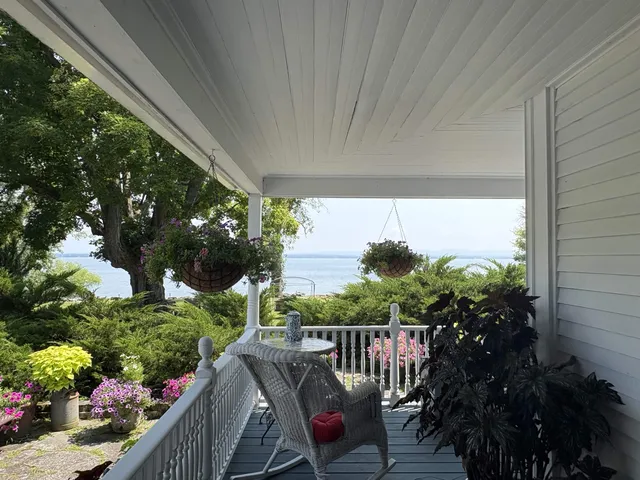 $1,188,000 | 283 North End Road East, North Hero, VT 05474