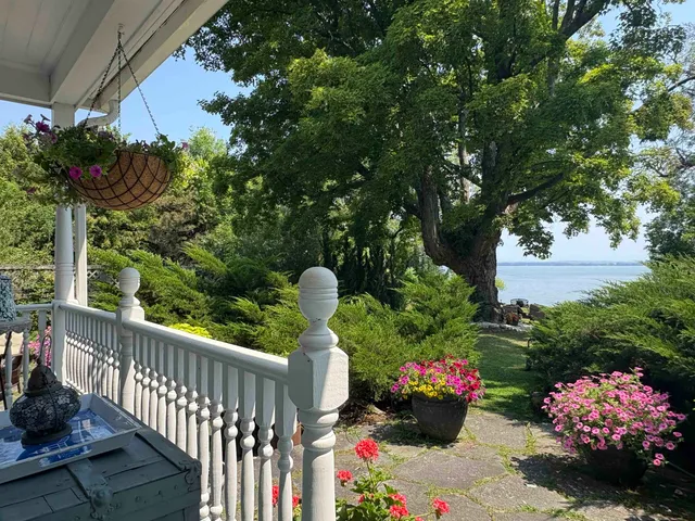 $1,188,000 | 283 North End Road East, North Hero, VT 05474