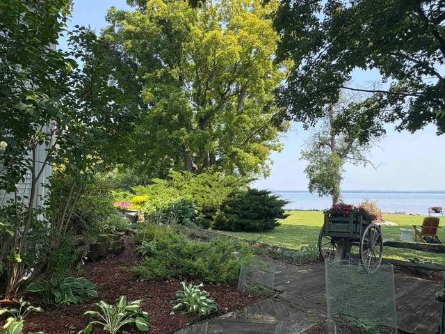 $1,188,000 | 283 North End Road East, North Hero, VT 05474