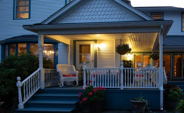 $1,188,000 | 283 North End Road East, North Hero, VT 05474