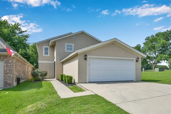 $2,400 | 100 Harbour Town Drive, Montgomery, TX 77356