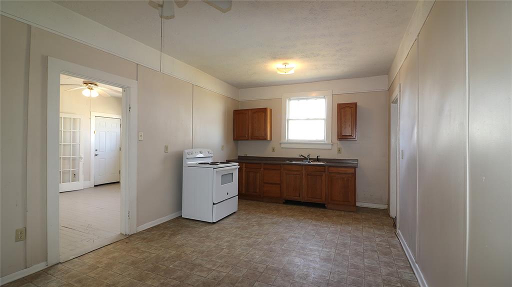 100 North Files Street Itasca, TX 76055 - Photo 6 of 21