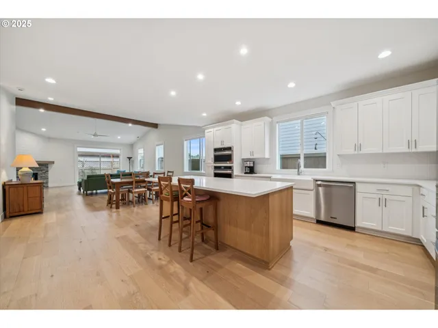 $675,000 | 224 Southwest 18th Avenue, Canby, OR 97013