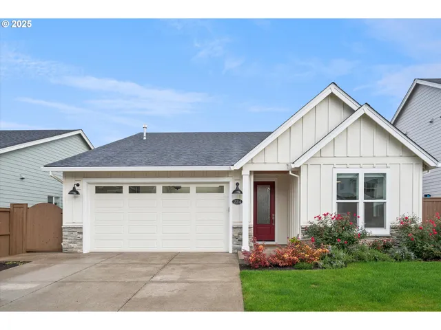 $675,000 | 224 Southwest 18th Avenue, Canby, OR 97013