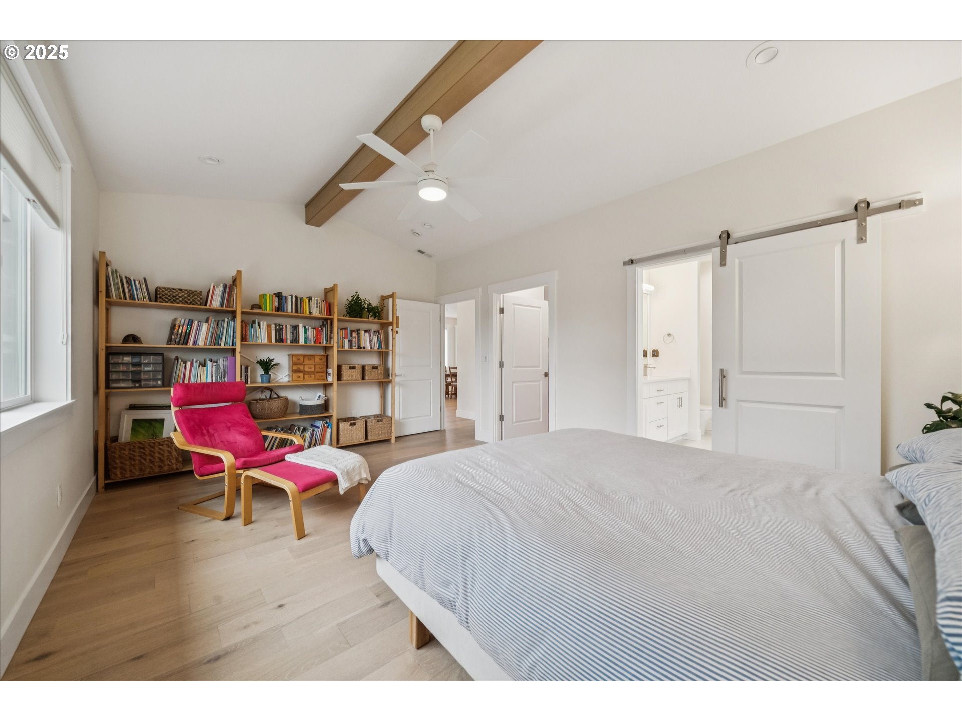 224 Southwest 18th Avenue Canby, OR 97013 - Photo 21 of 40 a living room with furniture