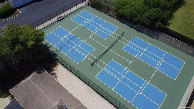 a view of a tennis court