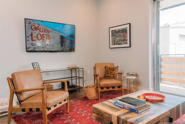 $1,860 | 210 West Peden Alley, Unit 102, San Antonio, TX 78204