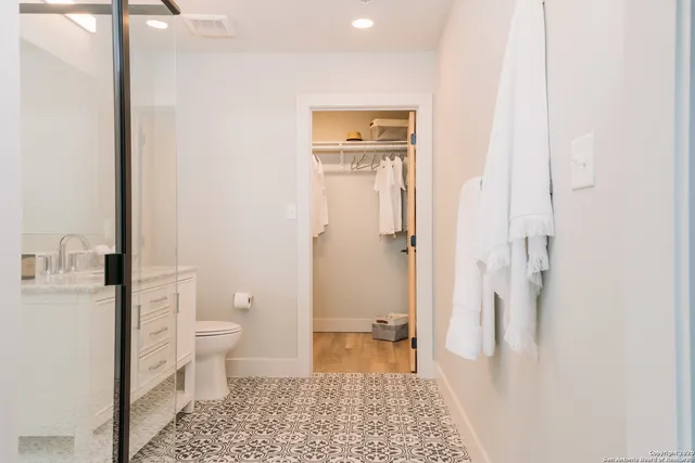 $1,860 | 210 West Peden Alley, Unit 102, San Antonio, TX 78204