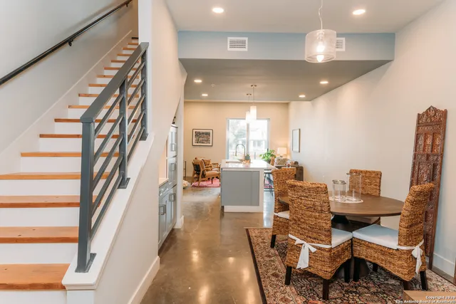 $1,860 | 210 West Peden Alley, Unit 102, San Antonio, TX 78204