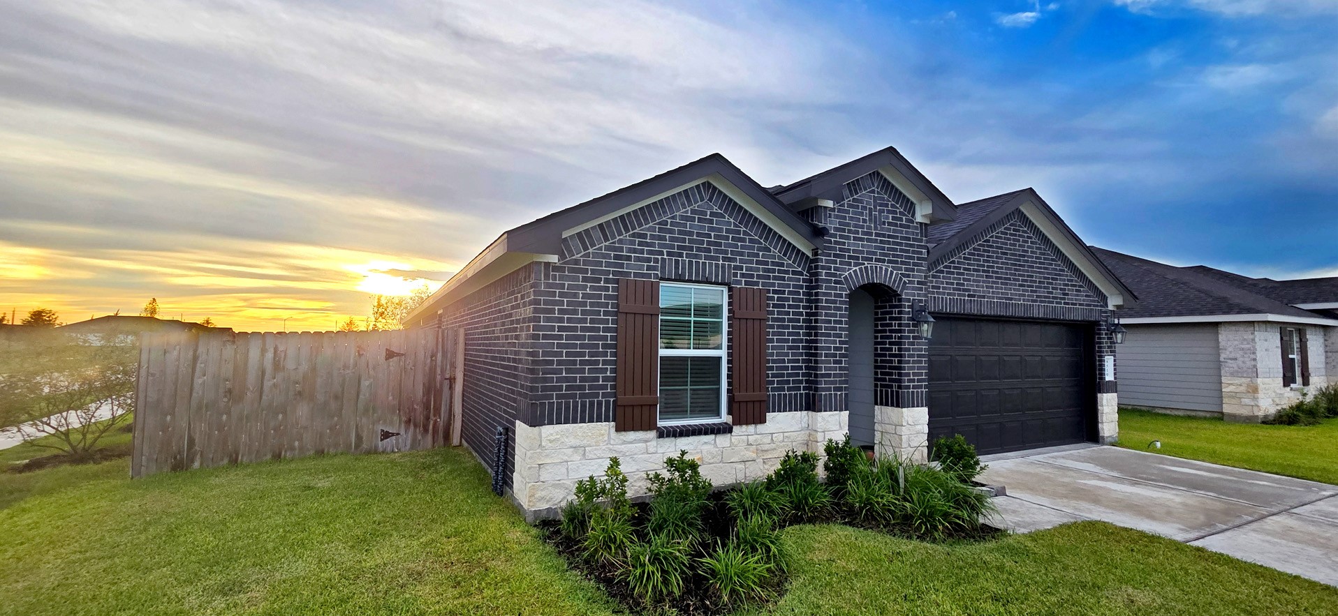 8510 Tropical Breeze Way Rosharon, TX 77583 - Photo 3 of 19 Gallery Image 3