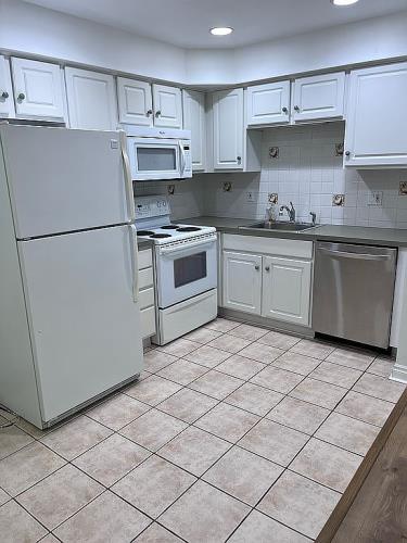 16140 Clarkson Drive, Unit 4 Fraser, MI 48026 - Photo 12 of 20