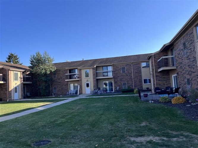 16140 Clarkson Drive, Unit 4 Fraser, MI 48026 - Photo 3 of 20