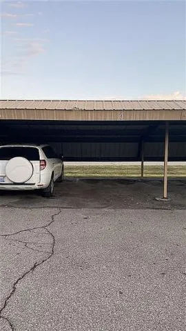 $124,000 | 16140 Clarkson Drive, Unit 4, Fraser, MI 48026