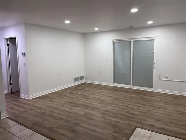 $124,000 | 16140 Clarkson Drive, Unit 4, Fraser, MI 48026