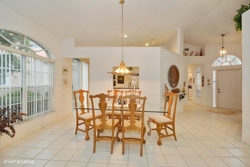 17322 Antigua Point Way Boca Raton, FL 33487 - Photo 4 of 10 dining area