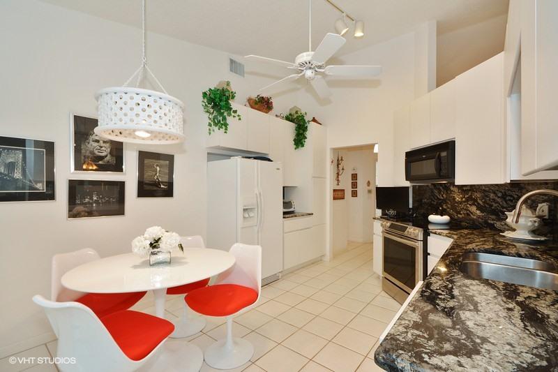 17322 Antigua Point Way Boca Raton, FL 33487 - Photo 5 of 10 kitchen