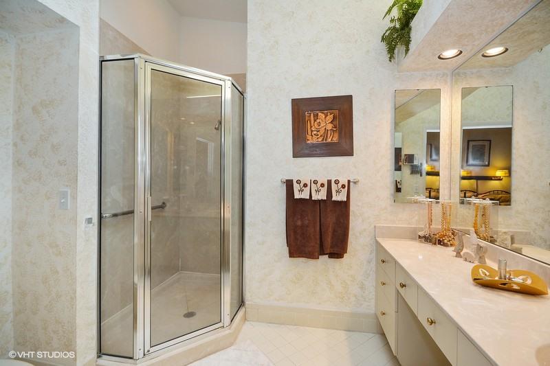 17322 Antigua Point Way Boca Raton, FL 33487 - Photo 8 of 10 master bath