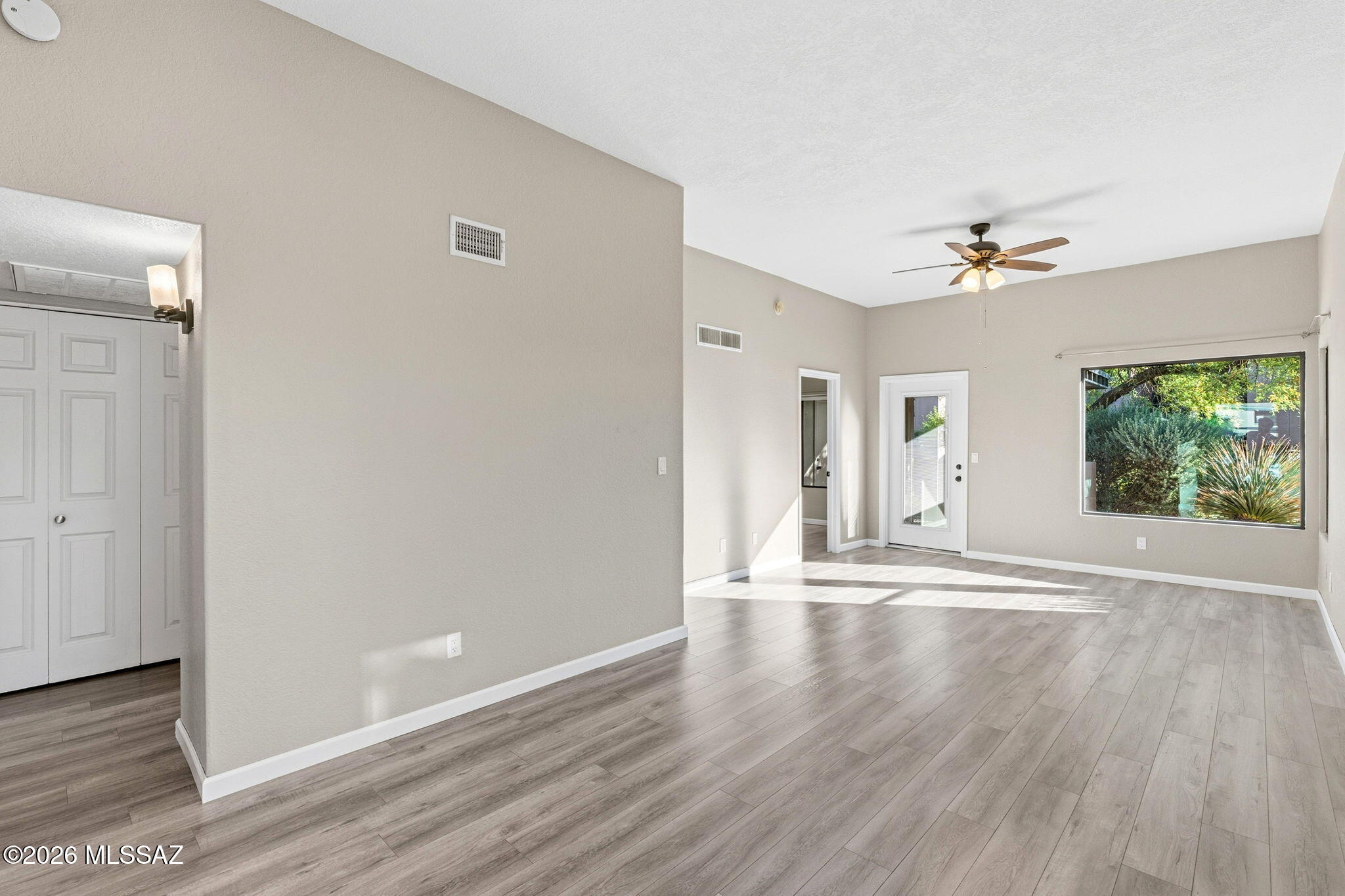 5800 North Kolb Road, Unit 7135 Tucson, AZ 85750 - Photo 8 of 48 Living Room