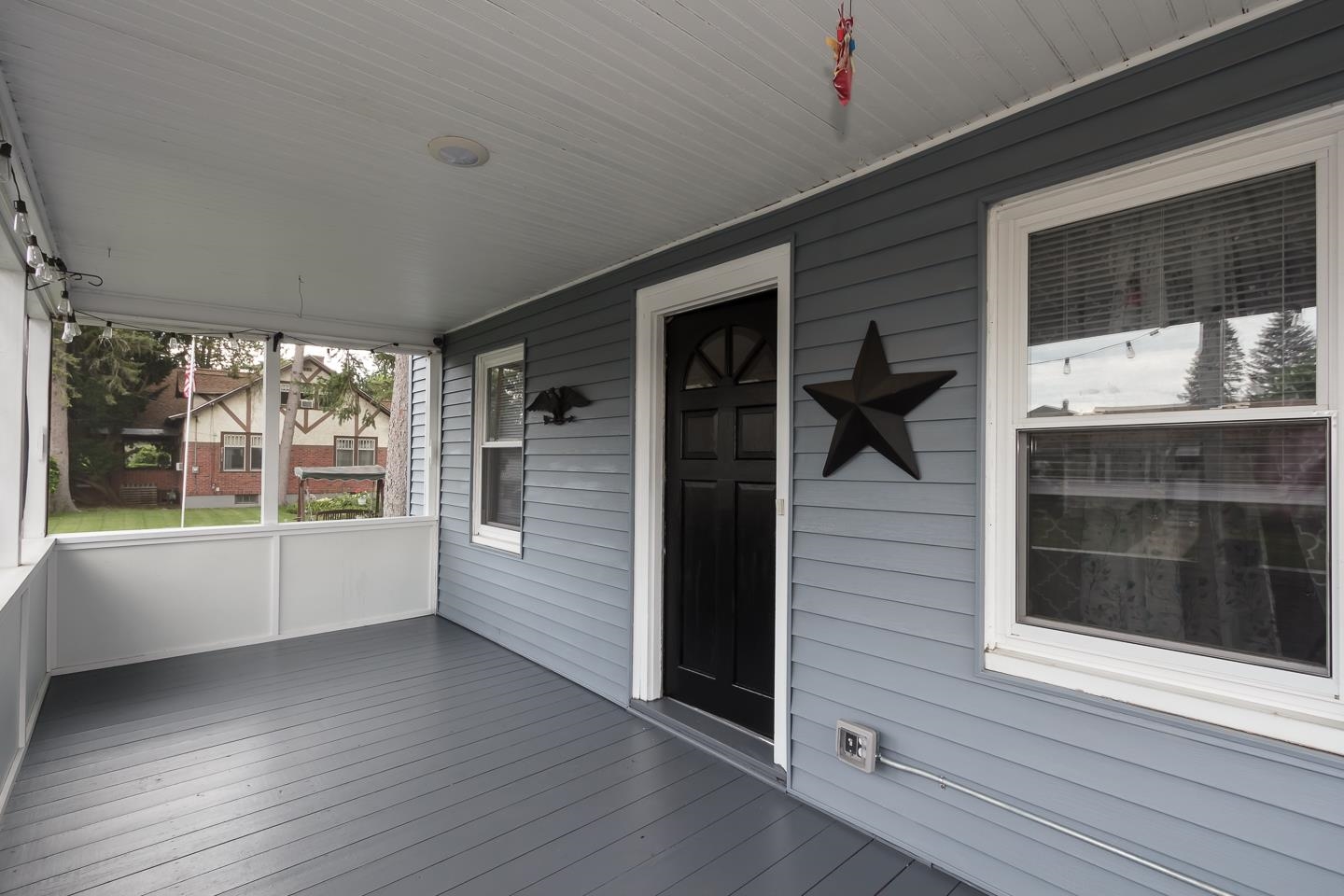 23 King Street Nashua, NH 03060 - Photo 2 of 38