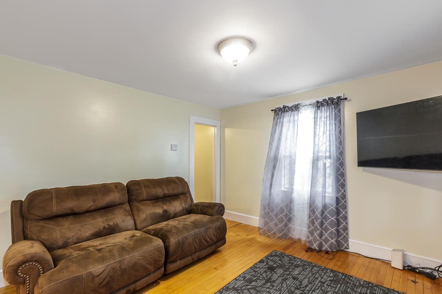 23 King Street Nashua, NH 03060 - Photo 33 of 38