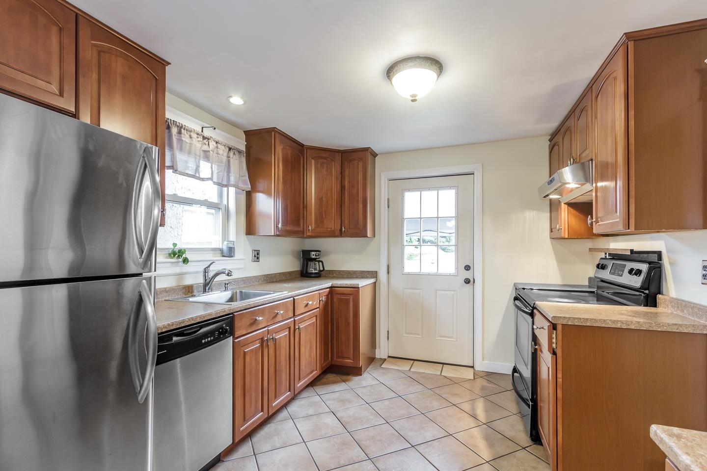 23 King Street Nashua, NH 03060 - Photo 38 of 38