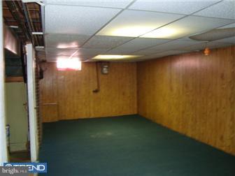 1357 Farrington Road Philadelphia, PA 19151 - Photo 11 of 12 Basement - Finished