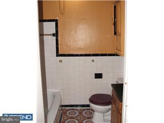 1357 Farrington Road Philadelphia, PA 19151 - Photo 8 of 12 Bathroom