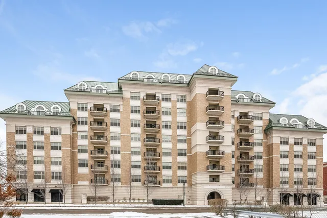 $2,700 | 50 North Plum Grove Road, Unit 501E, Palatine, IL 60067