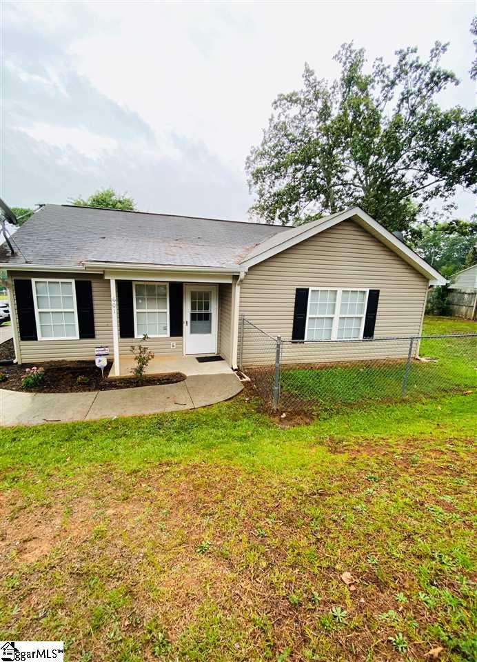 601 Crestfield Road Greenville, SC 29605 - Photo 2 of 15 Gallery Image 2