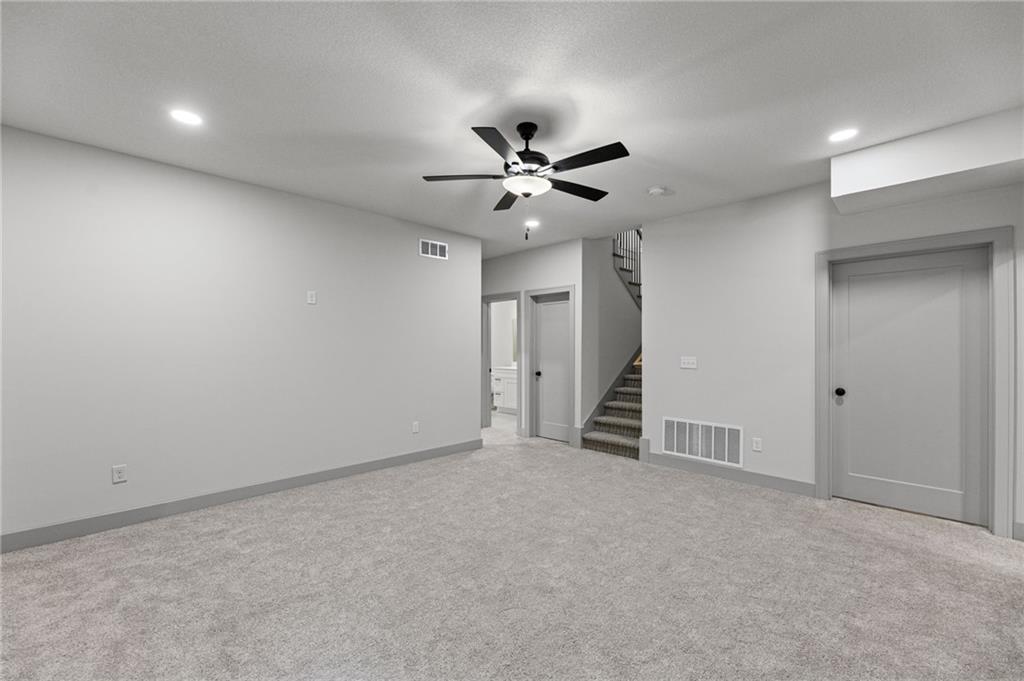 4915 146th Street Basehor, KS 66007 - Photo 29 of 48