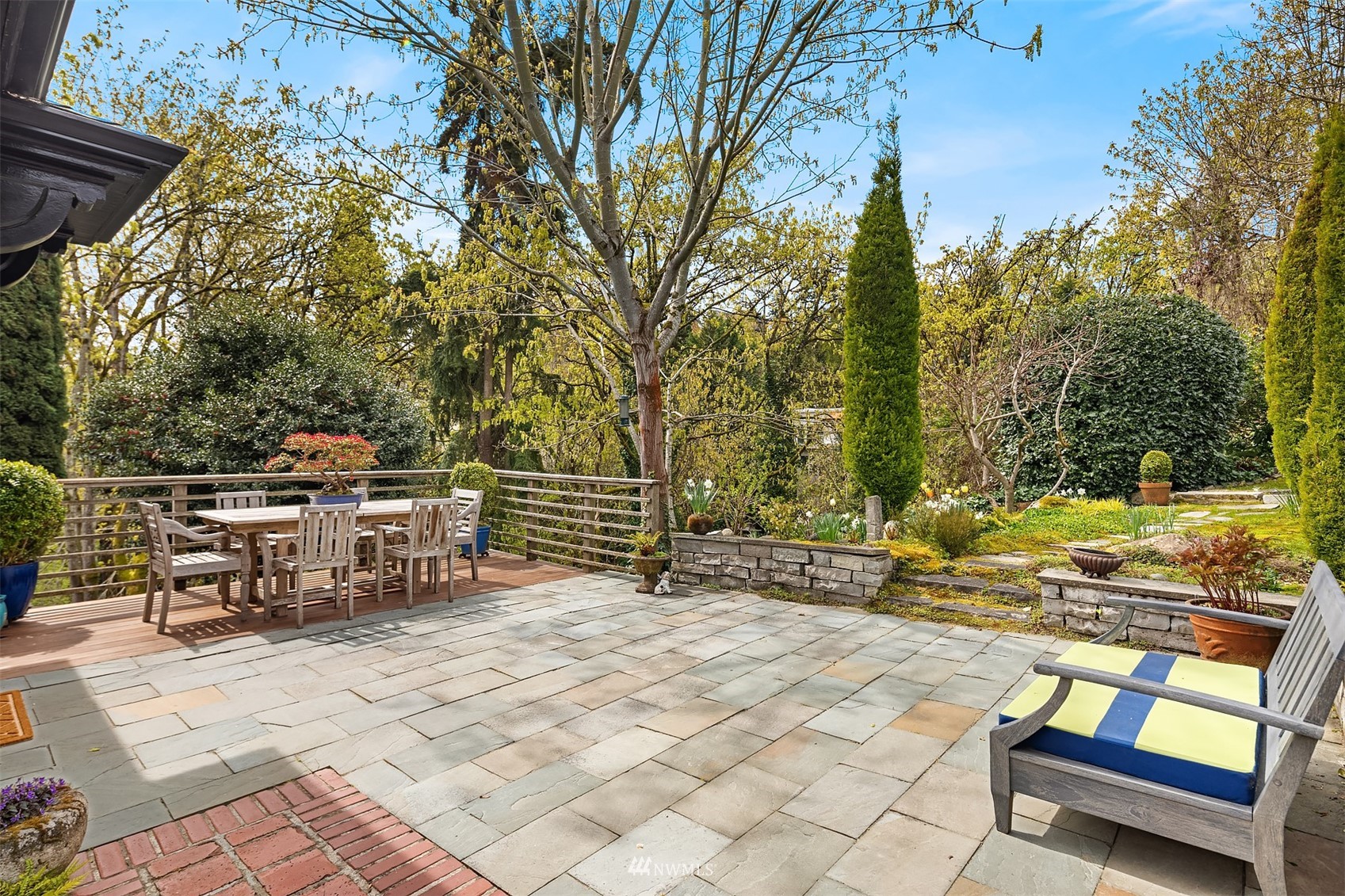 3915 East Pine Street Seattle, WA 98122 - Photo 16 of 32 a view of a outdoor space with lounge chair and trees
