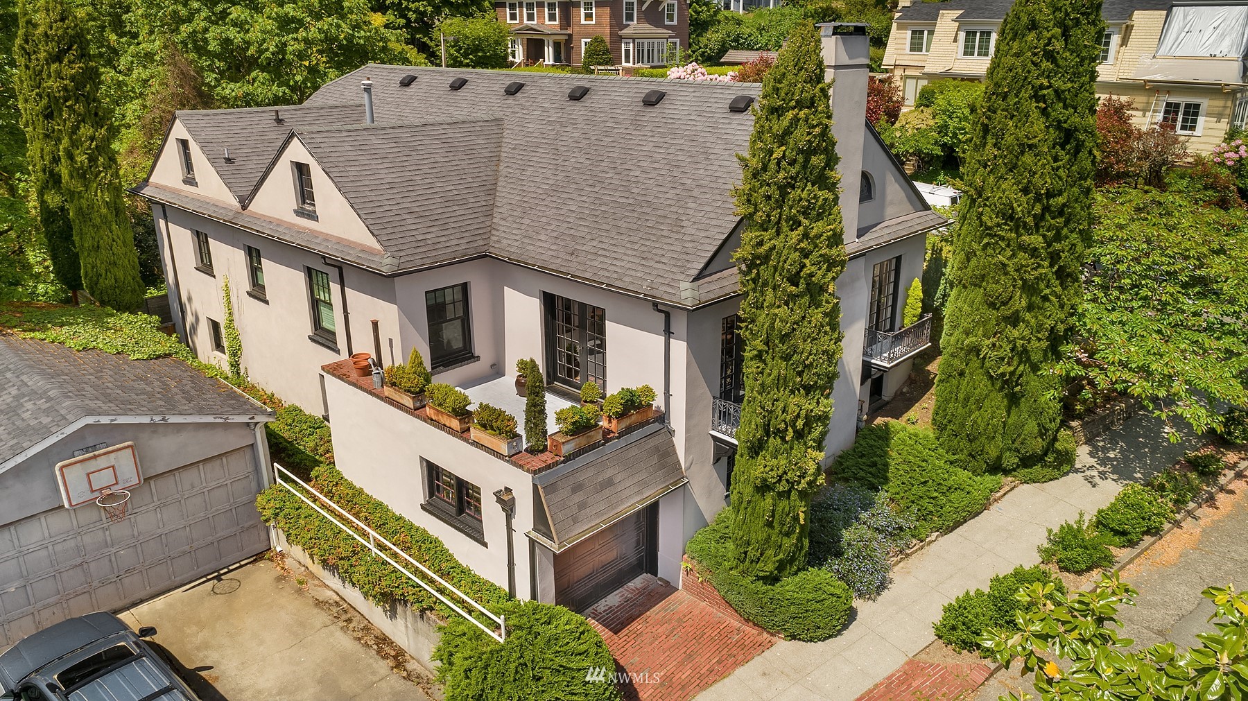 3915 East Pine Street Seattle, WA 98122 - Photo 28 of 32 an aerial view of a house with a yard