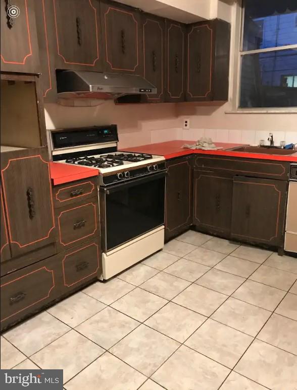 2215 South 9th Street Philadelphia, PA 19148 - Photo 2 of 10