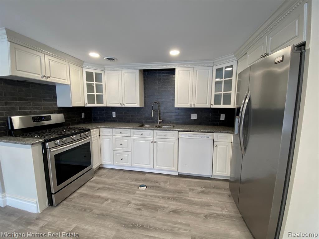 8089 North Holly Road Grand Blanc, MI 48439 - Photo 25 of 31