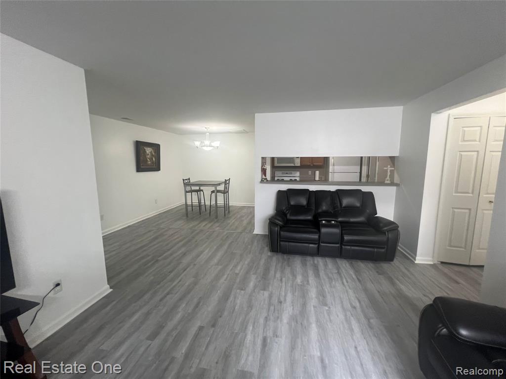 20656 Dunham Road Clinton Township, MI 48038 - Photo 6 of 36