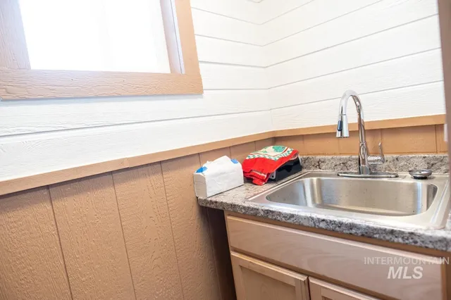 $750,000 | 736 East Main Street, Weiser, ID 83672