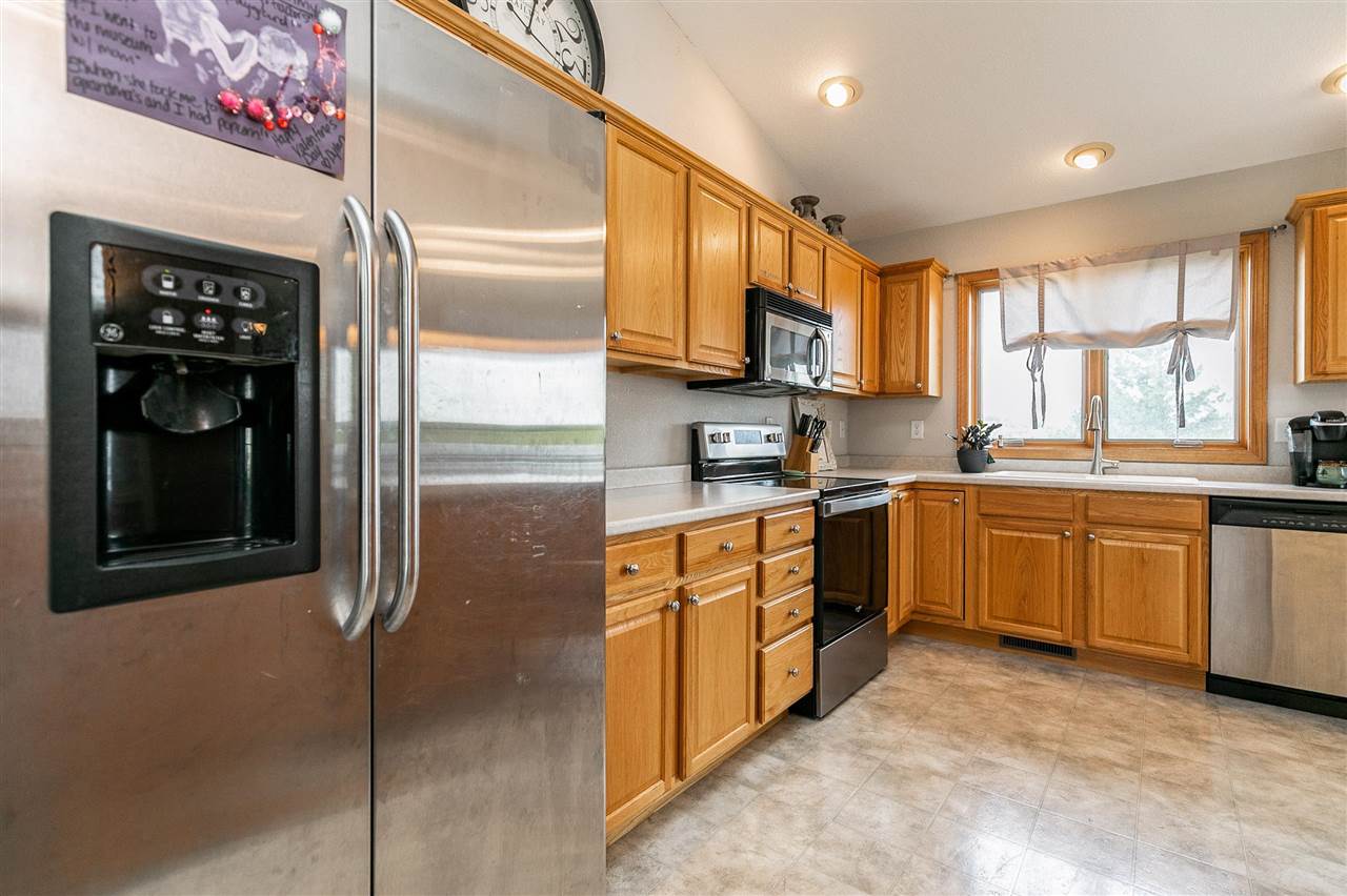 155 Windsor Road North Liberty, IA 52317 - Photo 11 of 39 Gallery Image 11